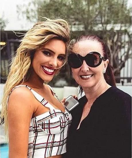 mama de lele pons|Lele Pons family in detail: mother, father, boyfriend